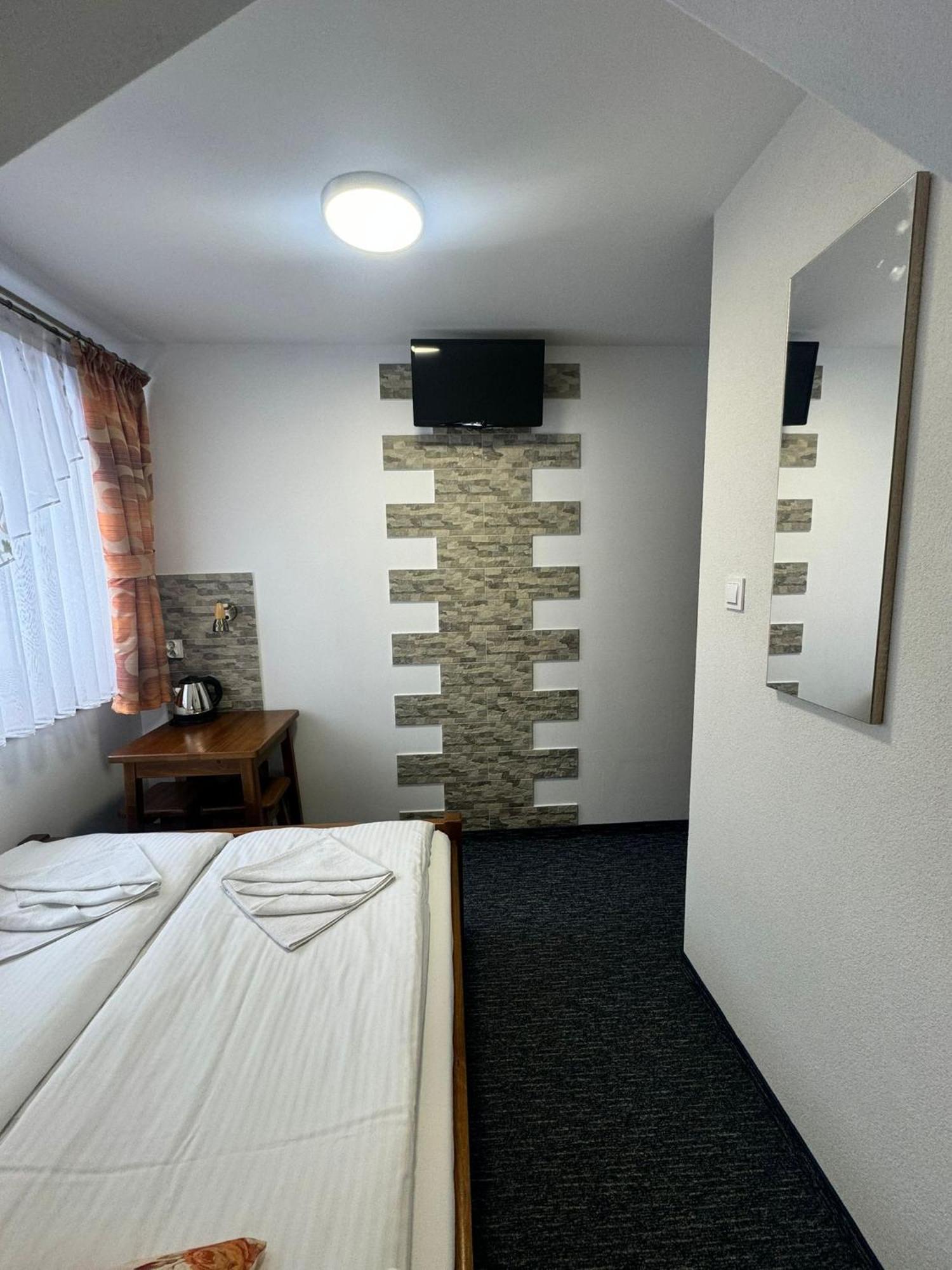 Pokoje Goscinne U Bronka Ciche Małe Exterior foto